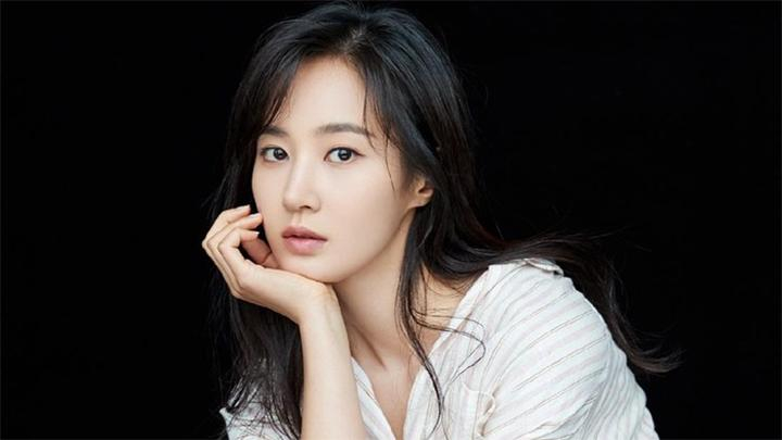 Hari Ini Ulang Tahun Berusia 33, Simak Profil Kwon Yuri Girls’ Generation